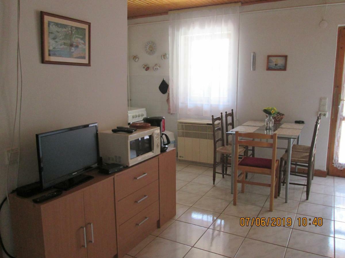 Fenyves Vendeghaz Apartment Balatonfenyves Exterior photo